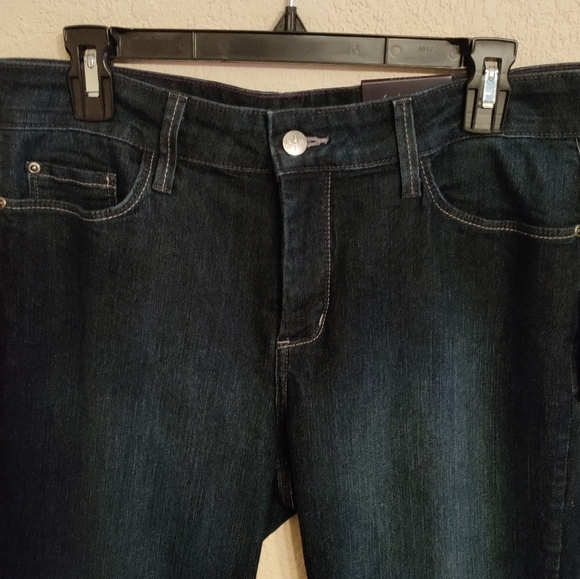 NWT--NYDJ ankle jeans MSRP $110 size 12 - Picture 11 of 12